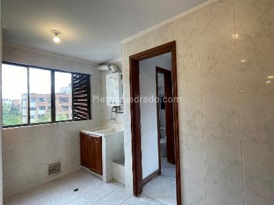 Apartamento de 3 alcobas en venta en Los Parra, Medellín, 215 m² · foto 15 de 20