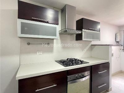 Apartamento de 3 alcobas en venta en Castropol, Medellín, 155 m² · foto 3 de 18