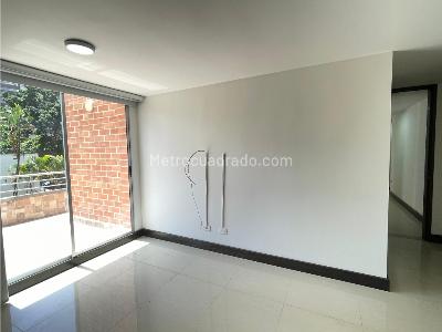 Apartamento de 3 alcobas en venta en Castropol, Medellín, 155 m² · foto 5 de 18