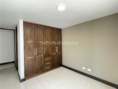 Apartamento de 3 alcobas en venta en Castropol, Medellín, 155 m² · foto 11 de 18