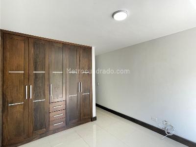 Apartamento de 3 alcobas en venta en Castropol, Medellín, 155 m² · foto 13 de 18