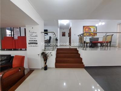 Apartamento de 4 alcobas en venta en Castropol, Medellín, 200 m² · foto 3 de 20