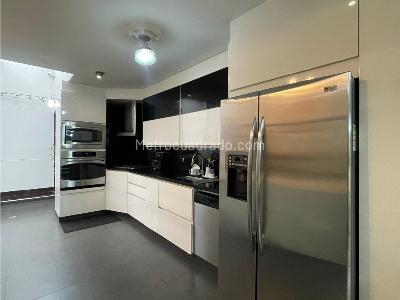 Apartamento de 4 alcobas en venta en Castropol, Medellín, 200 m² · foto 8 de 20