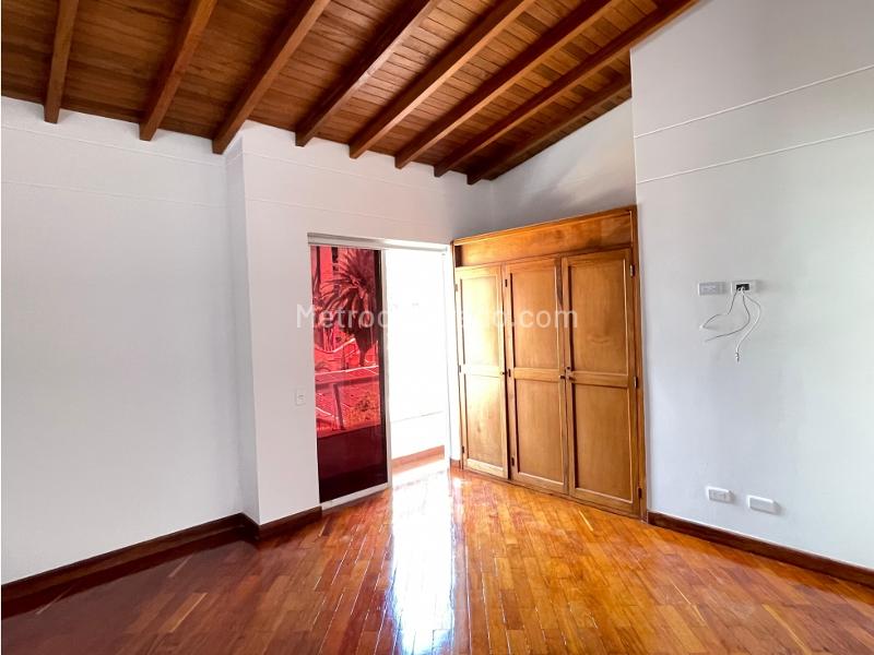 3BR House with 5 Baths in Los Balsos (Gated Unit) - 8