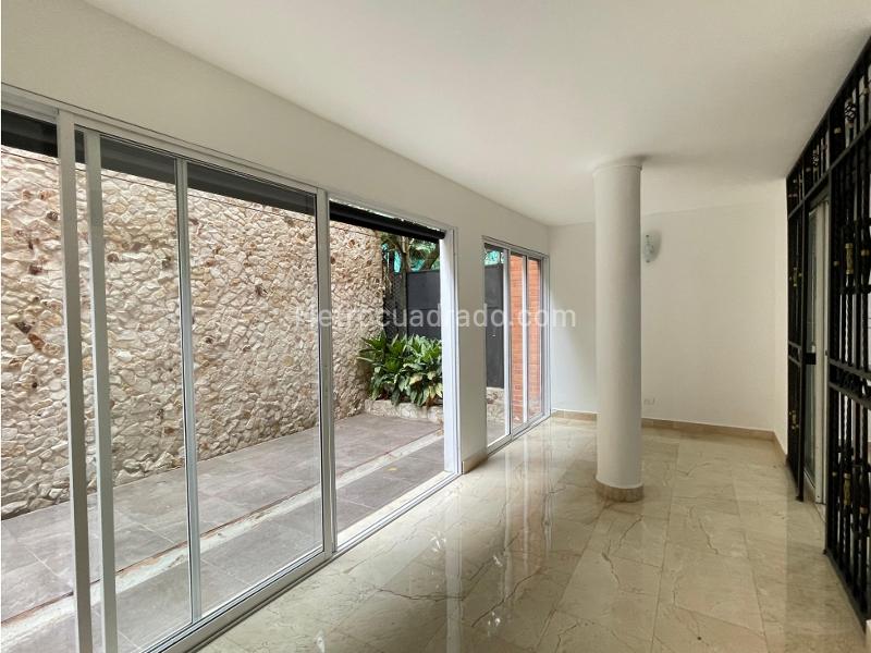 3BR House with 5 Baths in Los Balsos (Gated Unit) - 9