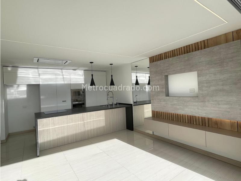 Apartamento Hermoso de 3 Alcobas en Loma de los González