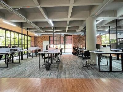 Apartamento de 4 alcobas en venta en Las Lomas, Medellín, 300 m² · foto 2 de 13