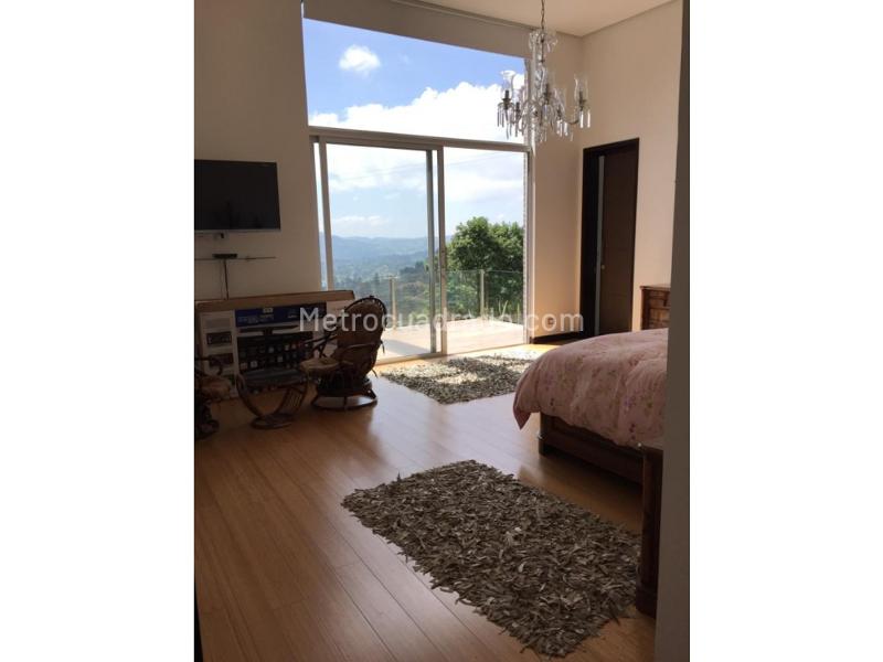 Beautiful 5BR House in El Retiro - 4