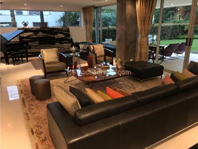 Casa de 4 alcobas en venta en Los Balsos, Medellín, 800 m² · foto 2 de 14