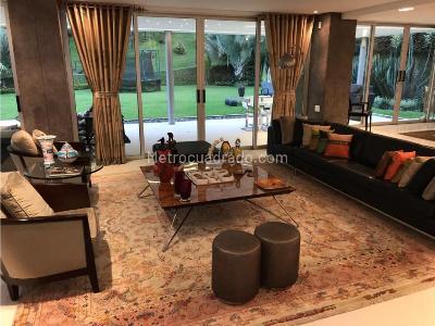 Casa de 4 alcobas en venta en Los Balsos, Medellín, 800 m² · foto 3 de 14