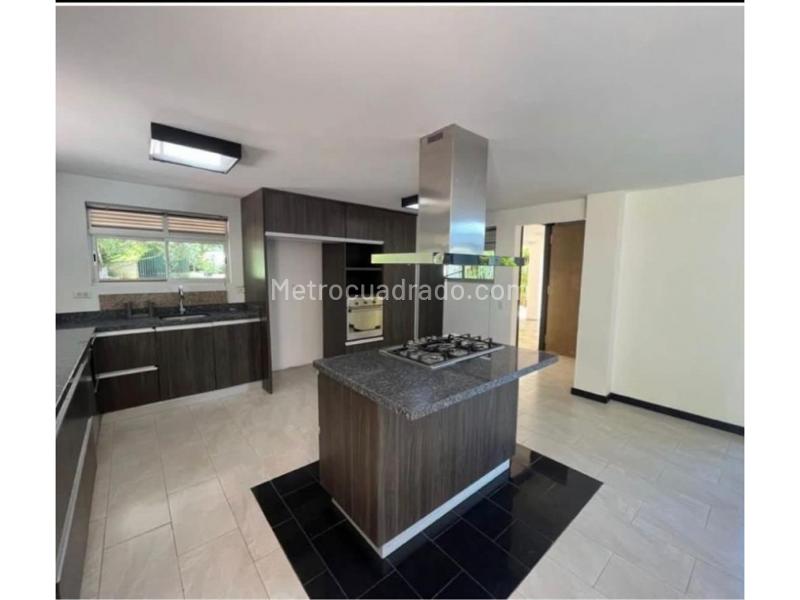 Casa Hermosa de 4 Alcobas con Piscina en El Retiro - 4