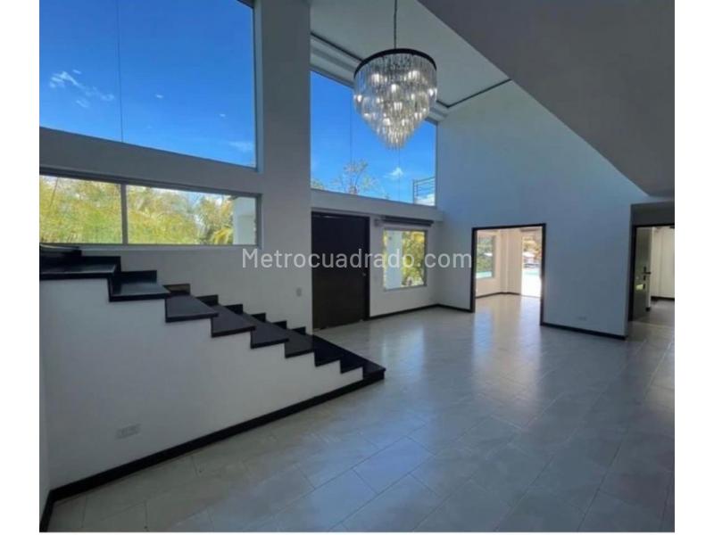 Casa Hermosa de 4 Alcobas con Piscina en El Retiro - 2