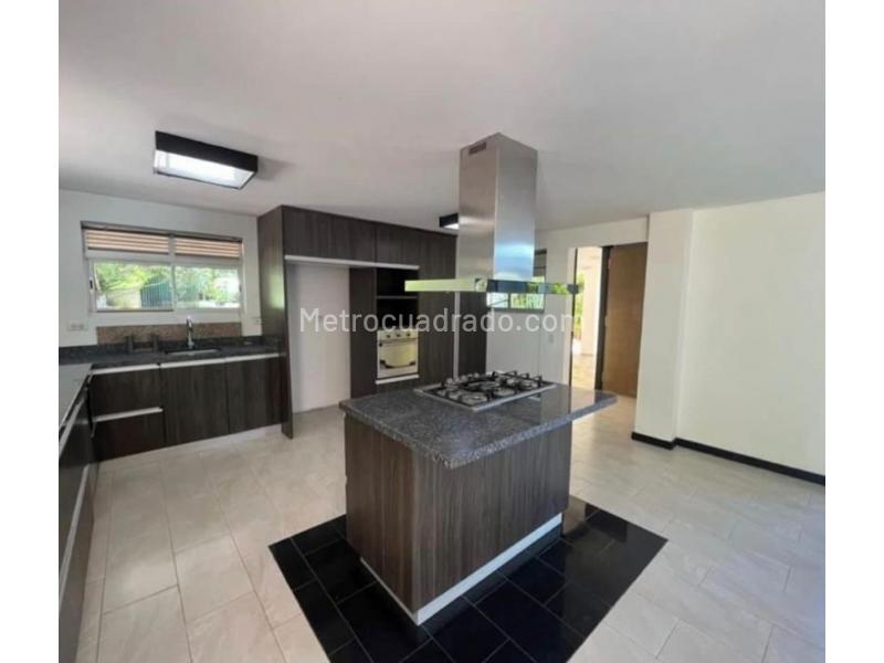 Casa Hermosa de 4 Alcobas con Piscina en El Retiro - 3