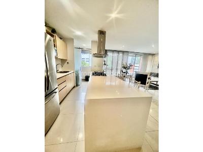 Apartamento de 3 alcobas en arriendo en Poblado (Castropol), Medellín, 90 m² · foto 2 de 10