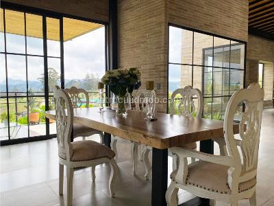 Casa en arriendo en El Retiro, Medellín · foto 2 de 18