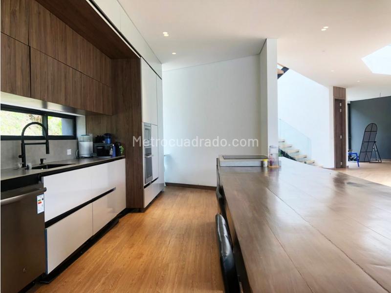 Casa Amoblada de 4 Alcobas en Envigado Villa Carlota - 4