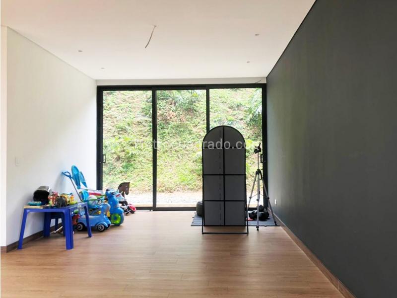 Casa Amoblada de 4 Alcobas en Envigado Villa Carlota - 9