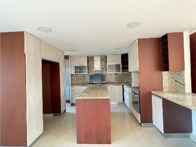 Apartamento de 4 alcobas en venta en La Calera, Medellín, 380 m² · foto 4 de 18