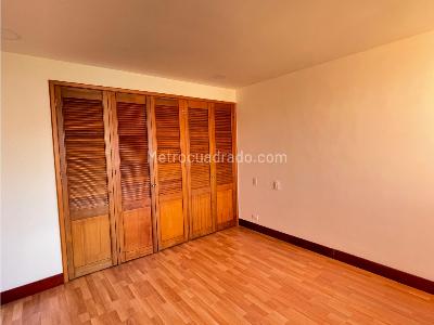Apartamento de 4 alcobas en venta en La Calera, Medellín, 380 m² · foto 11 de 18