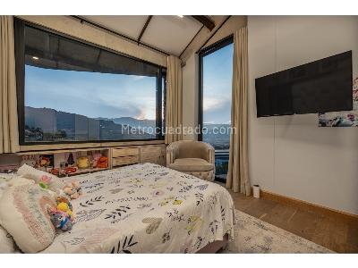 Casa de 4 alcobas en venta en Loma Del Escobero, Medellín, 408 m² · foto 11 de 20