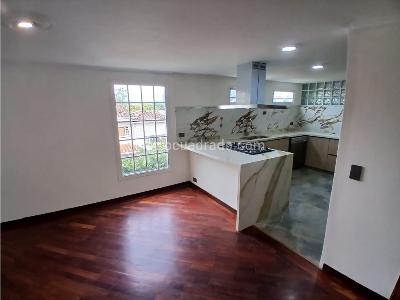 Casa de 4 alcobas en venta en El Tesoro, Medellín, 345 m² · foto 2 de 20