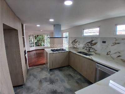 Casa de 4 alcobas en venta en El Tesoro, Medellín, 345 m² · foto 4 de 20
