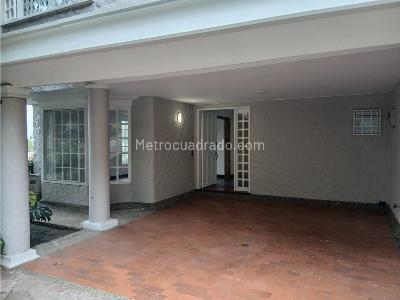 Casa de 4 alcobas en venta en El Tesoro, Medellín, 345 m² · foto 9 de 20