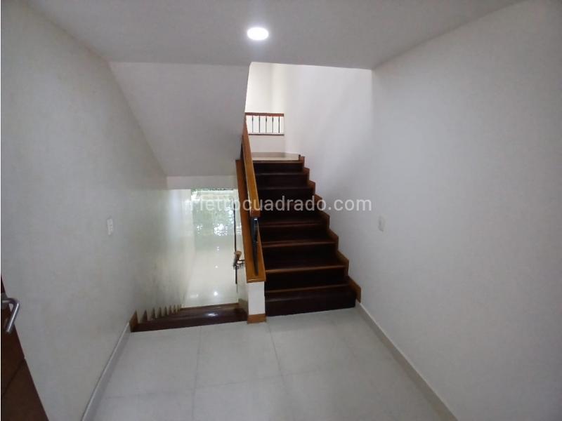 5BR House in Gated Community in Castropol - 5