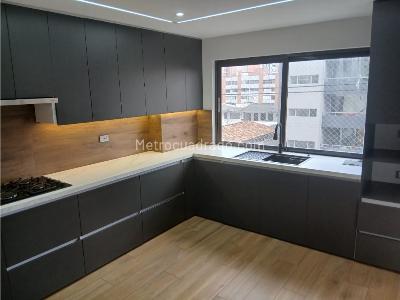 Apartamento de 4 alcobas en venta en El Nogal, Medellín, 160 m² · foto 3 de 18