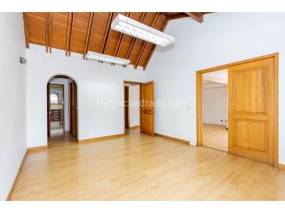 Casa de 5 alcobas en arriendo en La Linde, Medellín, 850 m² · foto 5 de 20