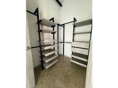 Casa de 4 alcobas en venta en Loma Del Escobero, Medellín, 310 m² · foto 10 de 14