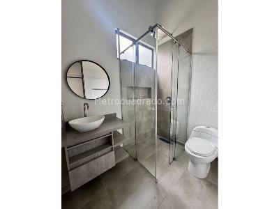 Casa de 4 alcobas en venta en Loma Del Escobero, Medellín, 310 m² · foto 12 de 14