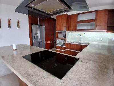 Casa de 3 alcobas en venta en Loma Del Escobero, Medellín, 2000 m² · foto 10 de 20