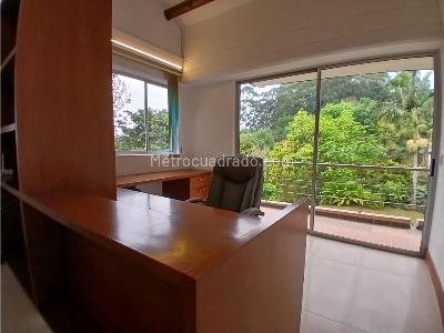 Casa de 3 alcobas en venta en Loma Del Escobero, Medellín, 2000 m² · foto 14 de 20