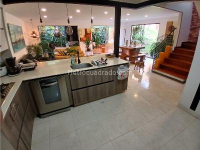 Casa de 4 alcobas en venta en Loma Del Atravesado, Medellín, 300 m² · foto 7 de 20