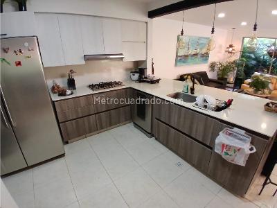 Casa de 4 alcobas en venta en Loma Del Atravesado, Medellín, 300 m² · foto 9 de 20