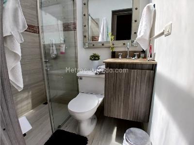 Casa de 4 alcobas en venta en Loma Del Atravesado, Medellín, 300 m² · foto 18 de 20