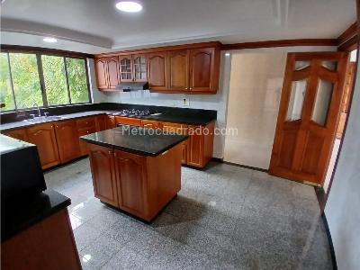 Apartamento de 3 alcobas en venta en Los Parra, Medellín, 250 m² · foto 6 de 18