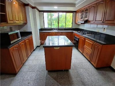 Apartamento de 3 alcobas en venta en Los Parra, Medellín, 250 m² · foto 7 de 18