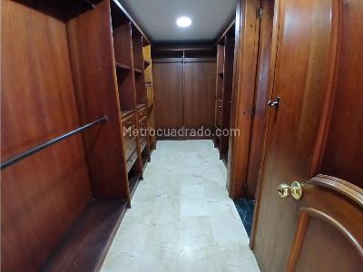 Apartamento de 3 alcobas en venta en Los Parra, Medellín, 250 m² · foto 14 de 18