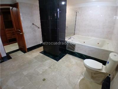 Apartamento de 3 alcobas en venta en Los Parra, Medellín, 250 m² · foto 15 de 18