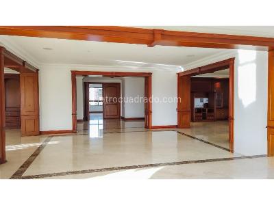 Apartamento en venta en El Tesoro, Medellín · foto 2 de 10