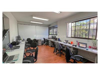 Casa de 5 alcobas en venta en Transversal Inferior, Medellín, 420 m² · foto 2 de 8