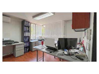 Casa de 5 alcobas en venta en Transversal Inferior, Medellín, 420 m² · foto 5 de 8