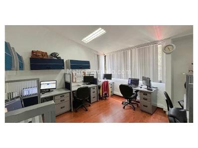 Casa de 5 alcobas en venta en Transversal Inferior, Medellín, 420 m² · foto 6 de 8