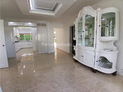 Casa de 4 alcobas en venta en El Tesoro, Medellín, 400 m² · foto 5 de 20