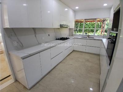 Casa de 4 alcobas en venta en El Tesoro, Medellín, 400 m² · foto 13 de 20