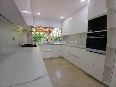 Casa de 4 alcobas en venta en El Tesoro, Medellín, 400 m² · foto 15 de 20