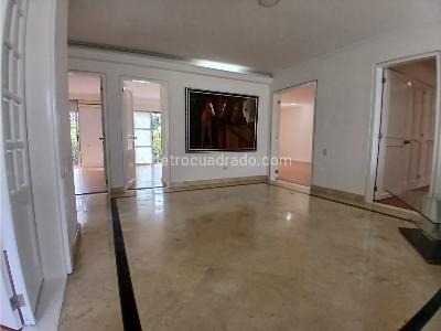 Casa de 4 alcobas en venta en El Tesoro, Medellín, 400 m² · foto 16 de 20