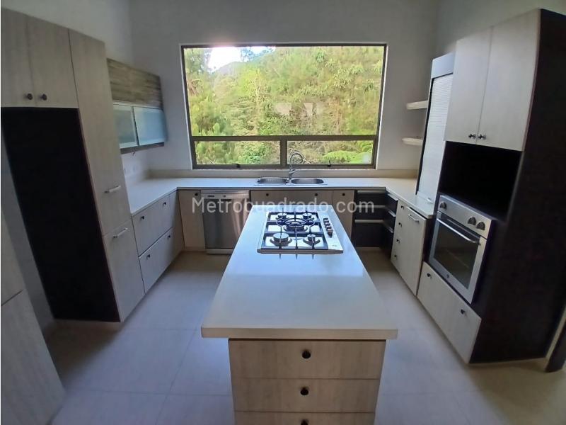 3BR House for Rent in Las Palmas with 5 Baths - 5